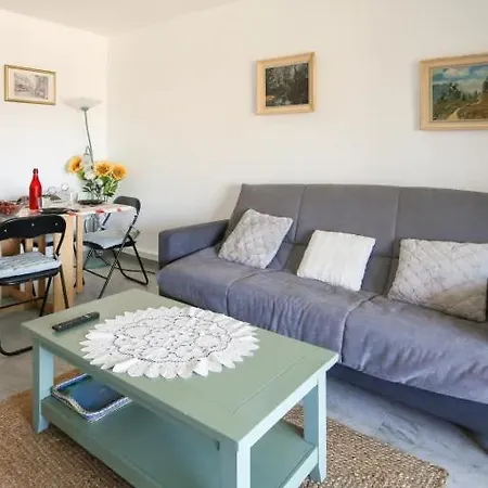 Cosy Dans Avec Piscine Et A 2 Pas De La