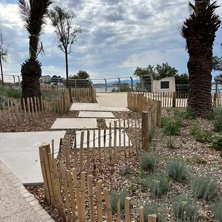 Apartament Cosy Dans Avec Piscine Et A 2 Pas De La Bandol